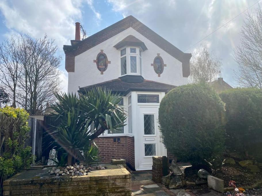 Charming Seaside Cottage In Leigh-On-Sea Southend-on-Sea Exterior photo